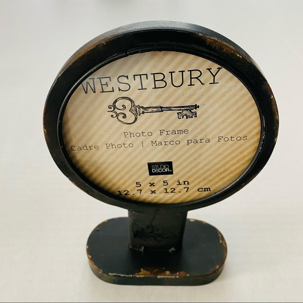 Westbury | Distressed 5”x5” Round Photo Frame NWT